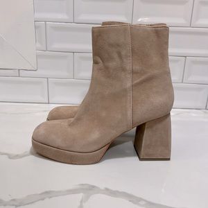 Dolce Vita Suede Tan Heeled Booties never worn